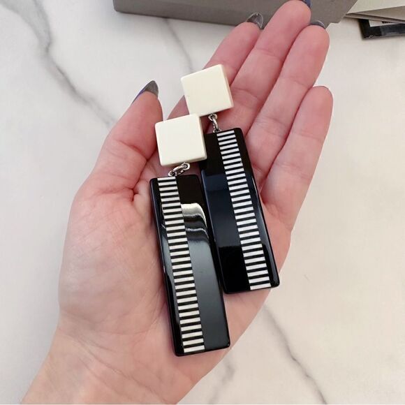 ᴇᴜᴄ ɢɪᴏʀɢɪᴏ ᴀʀᴍᴀɴɪ ᴛʀɪʙᴀʟ ᴄᴏꜱᴛᴜᴍᴇ ᴅʀᴏᴘ ᴇᴀʀʀɪɴɢꜱ - Picture 6 of 16